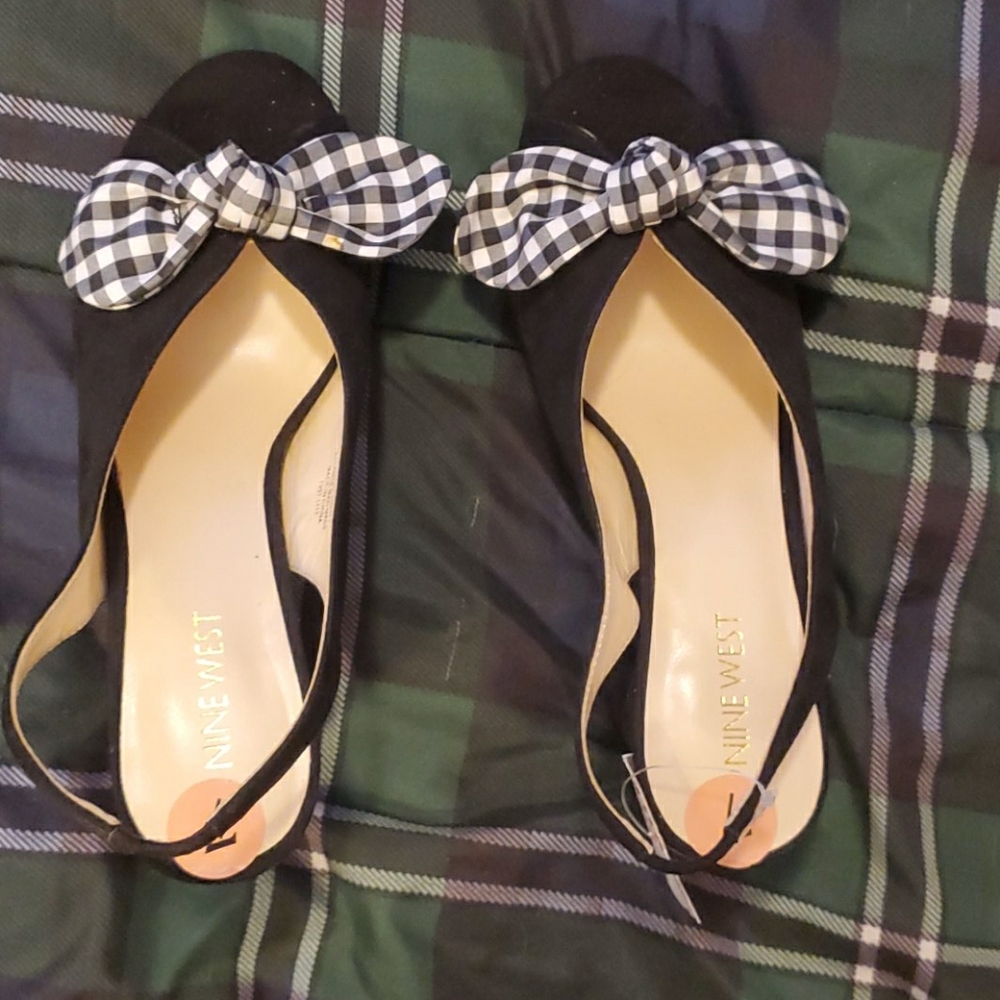 Small heel  shoe
